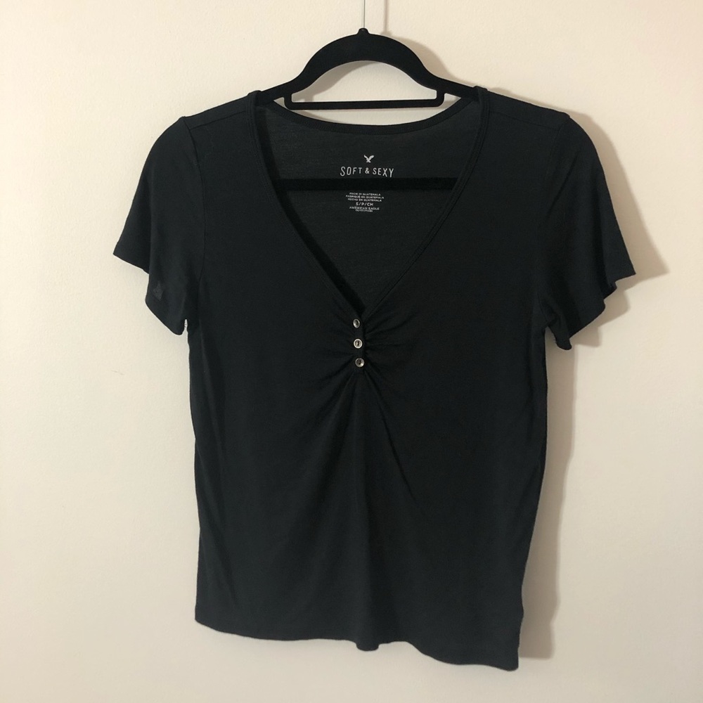 american eagle black button up t-shirt